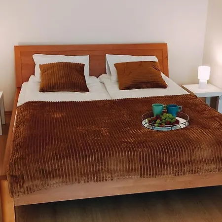 Family One Bedroom With Park View, Up To 4 Guests, Self Check-in Apartment Riga