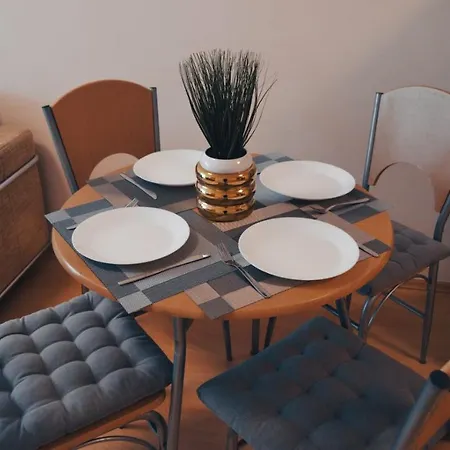 Family One Bedroom With Park View, Up To 4 Guests, Self Check-in Riga