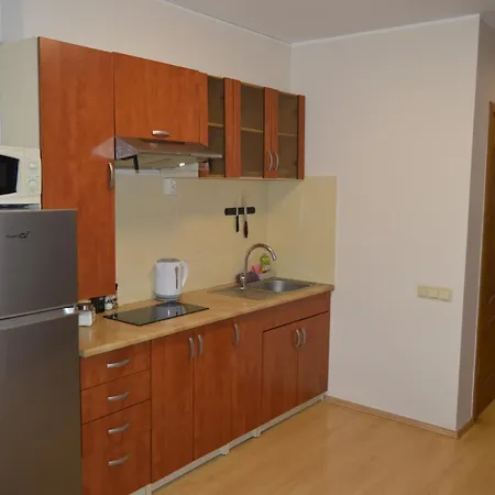 Family One Bedroom With Park View, Up To 4 Guests, Self Check-in * Riga